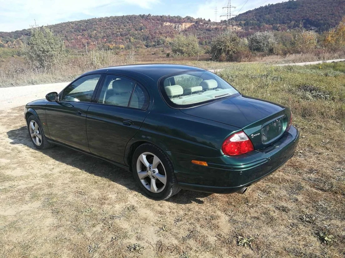 Jaguar S-Type, right-hand drive — photograph from the original BPV booklet (page 201, image 2)