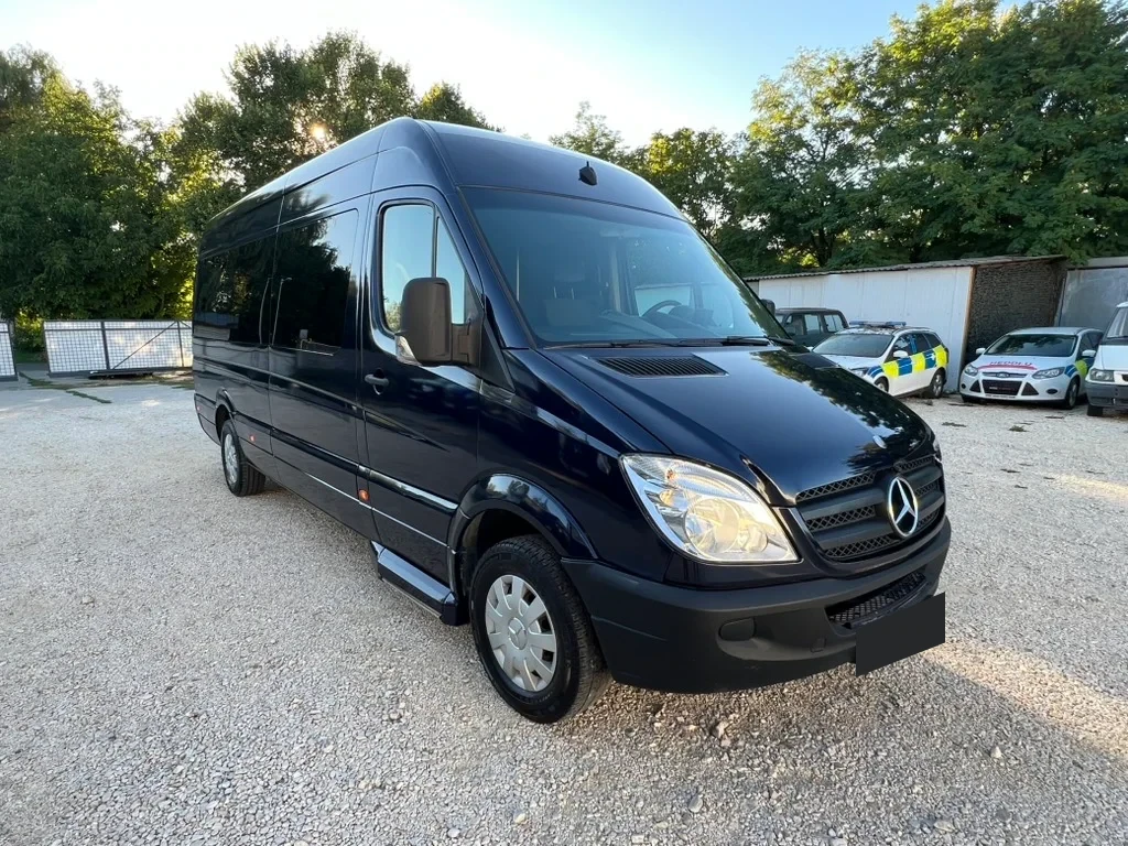 Mercedes Sprinter, 9 passengers — photograph from the original BPV booklet (page 174, image 4)