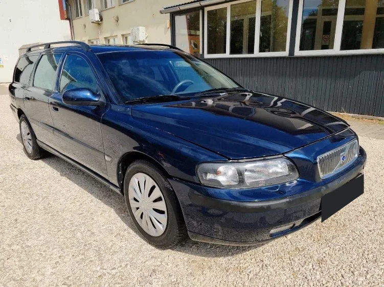 Volvo V70 — photograph from the original BPV booklet (page 119, image 1)