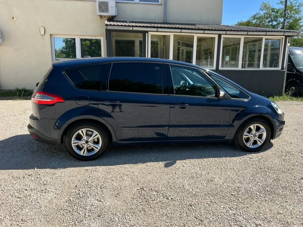 Ford S-MAX — photograph from the original BPV booklet (page 122, image 3)