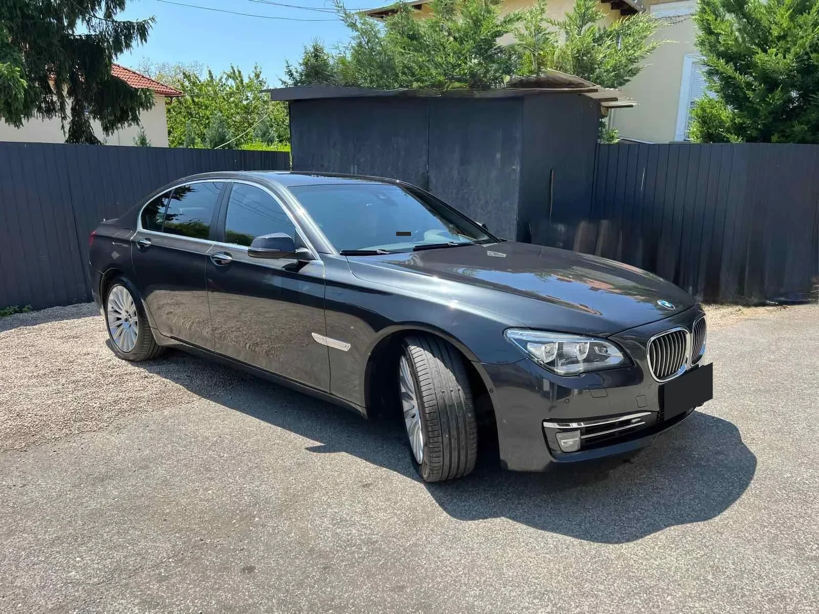 BMW 740d sedan — photograph from the original BPV booklet (page 133, image 4)