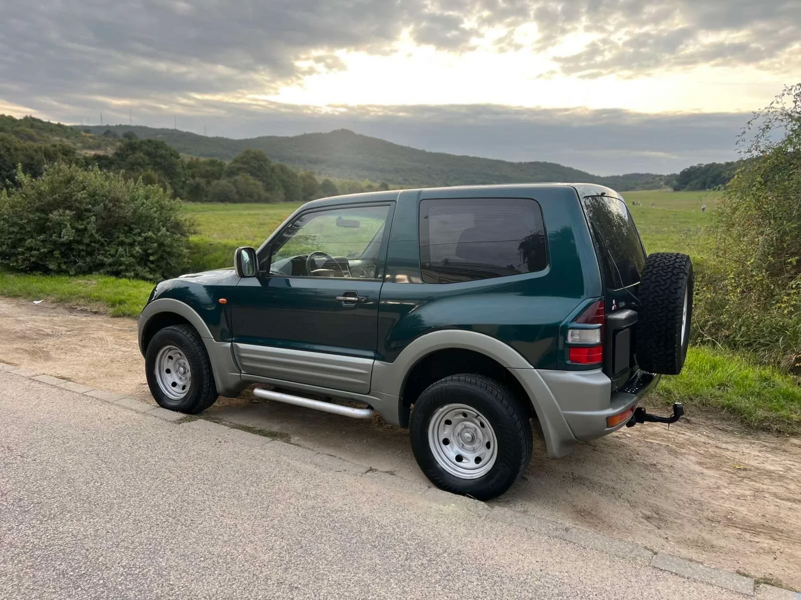 Mitsubishi Pajero / Montero — photograph from the original BPV booklet (page 137, image 3)