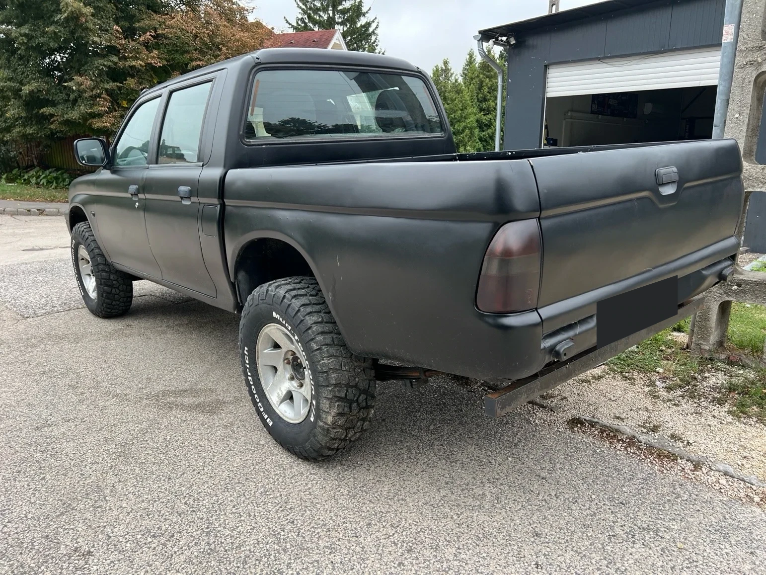 Mitsubishi L200 Pickup — photograph from the original BPV booklet (page 117, image 2)