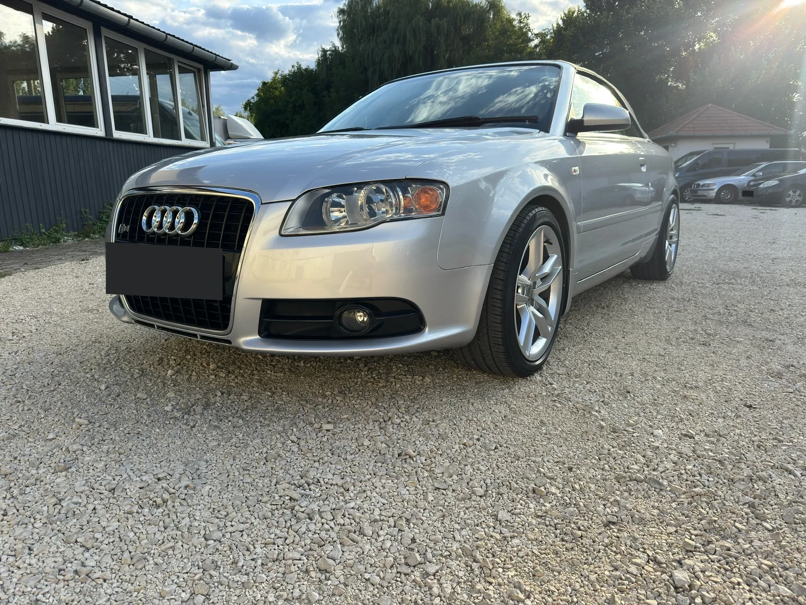 Audi A4 cabriolet, right-hand drive — photograph from the original BPV booklet (page 192, image 4)